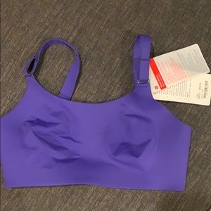 NWT Lululemon Booby Bracer Sports Bra 34DD
